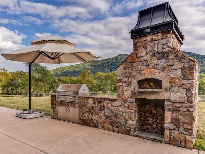 Asheville contractors_outdoor entertainment